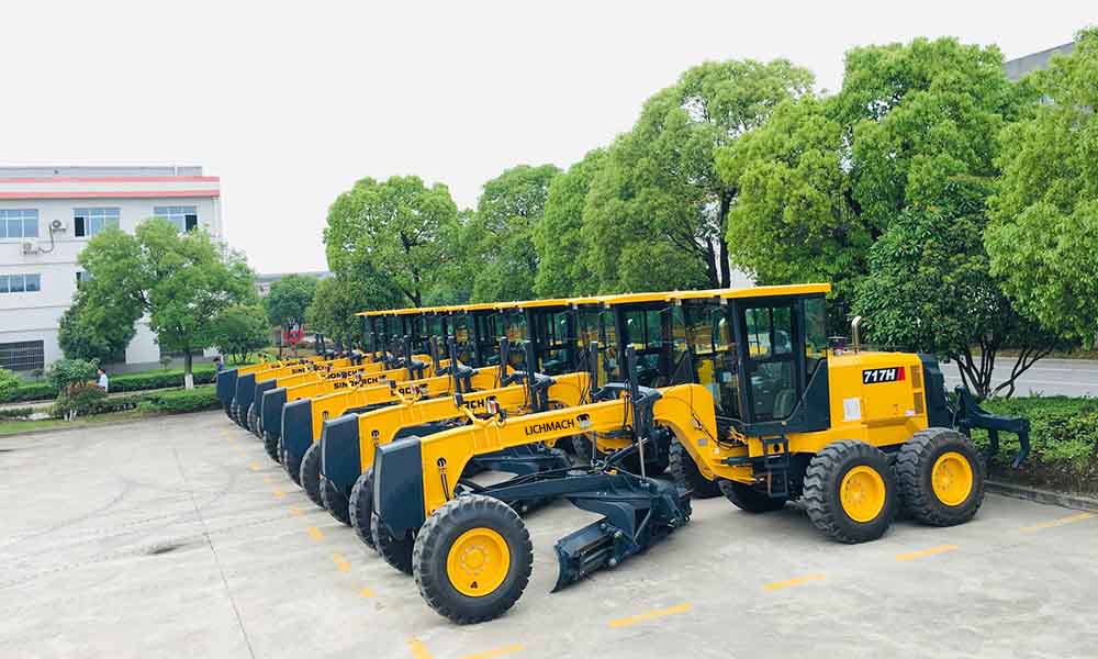 LC717 Road Grader