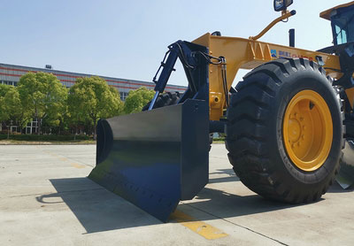 LC717 Road Grader